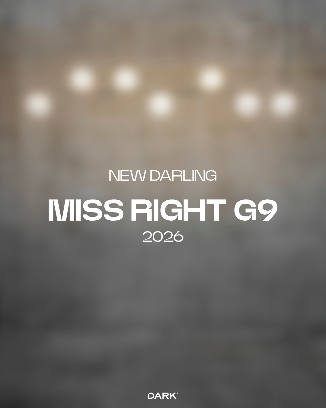 ⚡️NEW DARLING — MISS RIGHT G9

A delicate balancing act. ✨
Glowing spheres, seemingly weightless, arranged along a slim architectural profile.
Minimal in structure. Playful in rhythm.

#DARK #MissRight #NewDarling #LightingDesign #DesignLighting #InteriorLighting #BelgianDesign #MadeInBelgium #ArchitecturalLighting