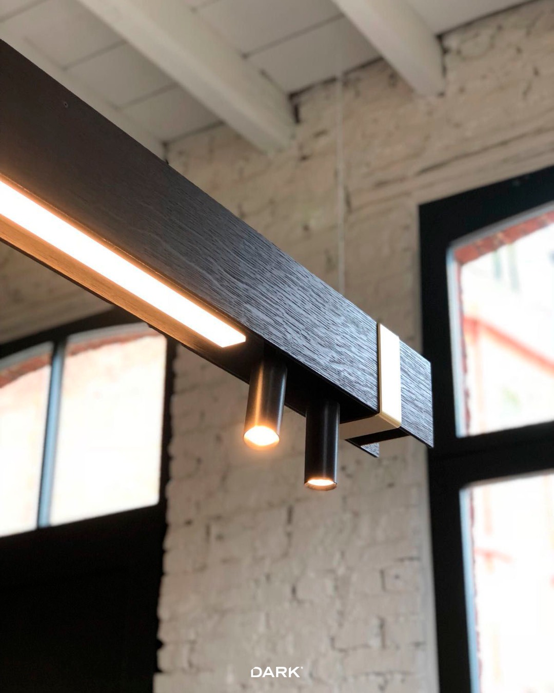 ⚡️MR BEAM — Linear by nature, bold by design.
From sleek kitchens to dynamic workspaces, MR BEAM brings structure and soul to any interior. With its wooden finish and integrated spotlight modules, it strikes a perfect balance between minimalism and warmth. More than a beam of light — it’s a beam of character. Clean lines. Warm tones. Pure functionality.

#darkbe #darklighting #interiordesign #design #designverlichting #ikkoopbelgisch #belgischmerk #belgiandesign #interieurdesign #interiordesign #productdesign #designlighting #lighting #verlichting #wealllovethedark