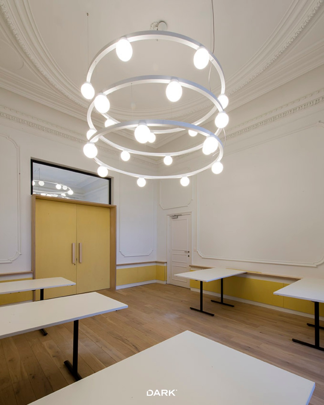 @dark.be darling BALLZZZ

#darkbe #darklighting #interiordesign #design #designverlichting #ikkoopbelgisch #belgischmerk #belgiandesign #interieurdesign #interiordesign #productdesign #designlighting #lighting #verlichting #wealllovethedark