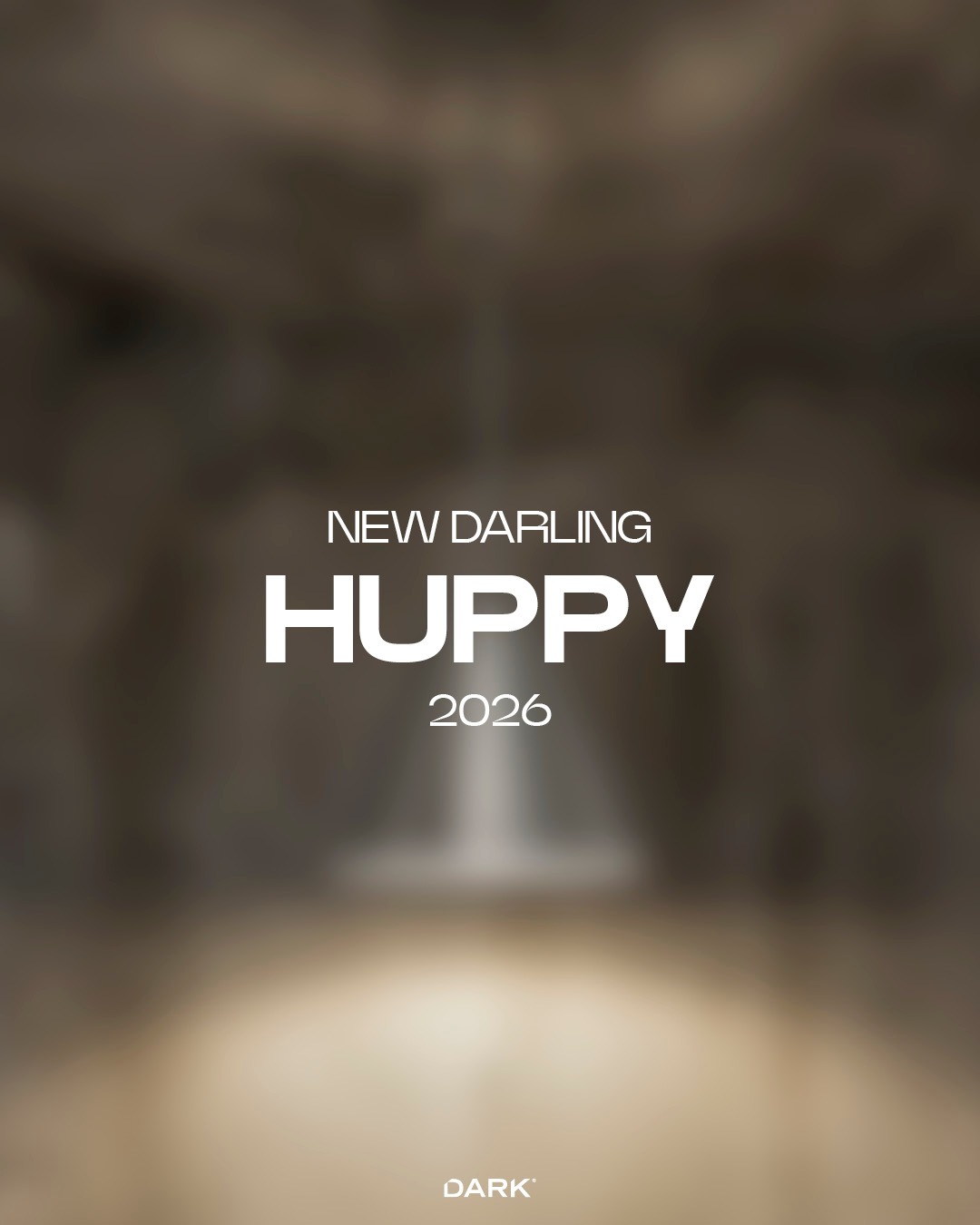 ⚡️New Darling: HUPPY
A simple shape.
A soft glow.
A pendant that quietly steals the scene.
Meet HUPPY — minimal in form, captivating in presence. Designed to bring warmth, focus and character to interiors without asking for attention.
Simple. Sculptural. Effortlessly charming.

#DARK #HUPPY #NewDarling #PendantLighting #LightingDesign #InteriorLighting #DesignDetails #MinimalDesign #ArchitecturalLighting