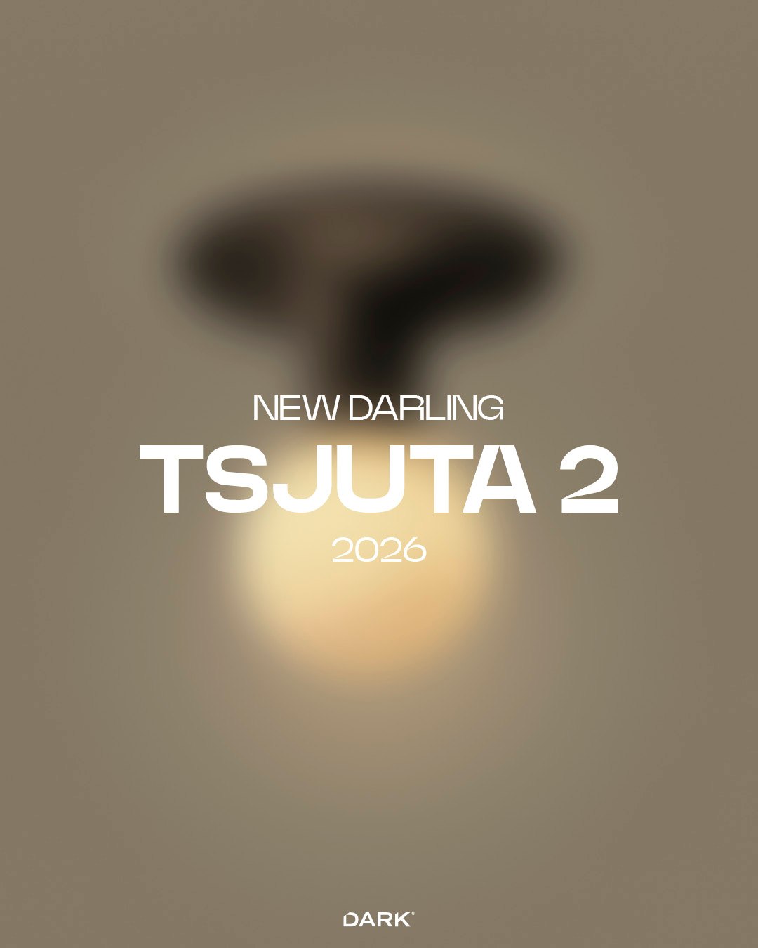 ⚡️NEW DARLING: TSJUTA 2
Small in size. Big in atmosphere.
TSJUTA 2 brings a soft, warm glow to ceilings and walls — from intimate bedrooms to refined corridors, kitchens and hospitality interiors.
Available in G9 and LED version.
A new little darling with a lot of presence.

Design by @grisan_architectes 

#DARK #NewDarling #TSJUTA2 #MadeInBelgium #LightingDesign #InteriorLighting #ArchitecturalLighting #DesignLighting #WallLight #CeilingLight #WarmLight #InteriorInspiration