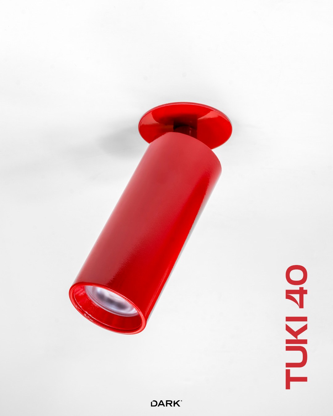 We are color. ❤️‍🔥
TUKI 40, dressed in a shiny, spicy Red — bold, glossy and impossible to ignore. 
Need the same finish across all fixtures for your project?
Challenge us :-)

#WeAreColor #CustomFinishes #RedDesign #InteriorDetails #LightingDesign #ColorPower #Atsjoem #Tuki40